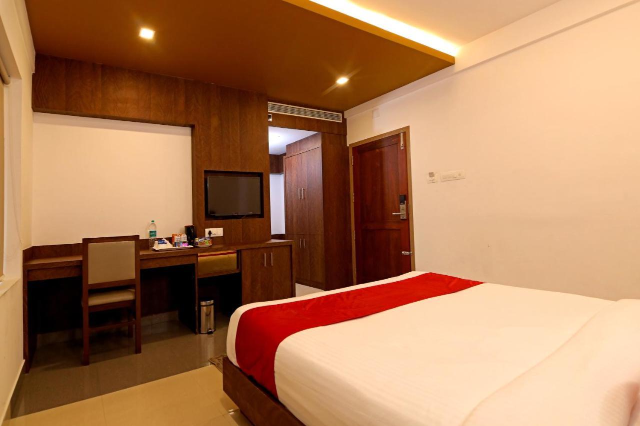 Hotel Wilton Sultan Bathery Esterno foto