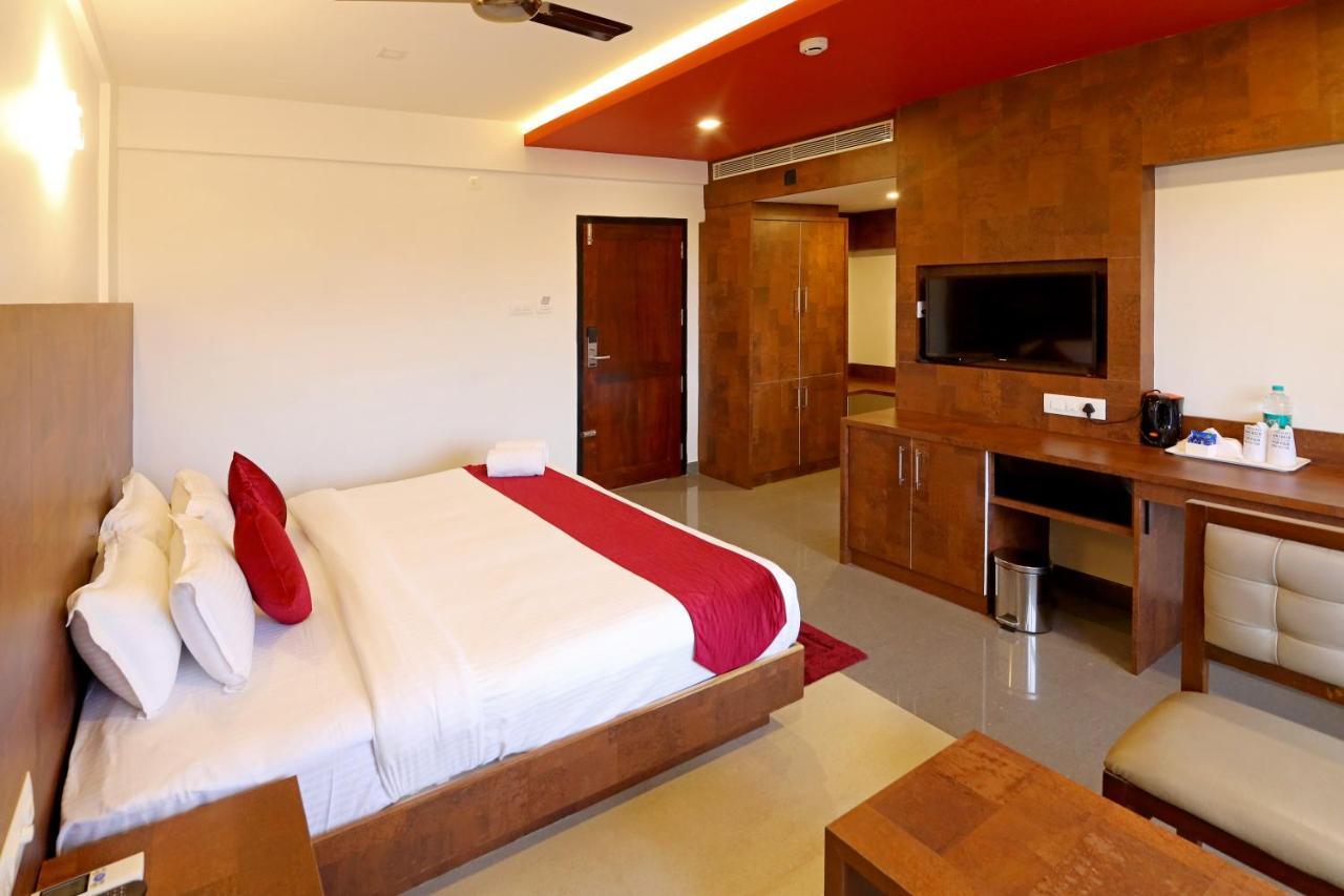 Hotel Wilton Sultan Bathery Esterno foto